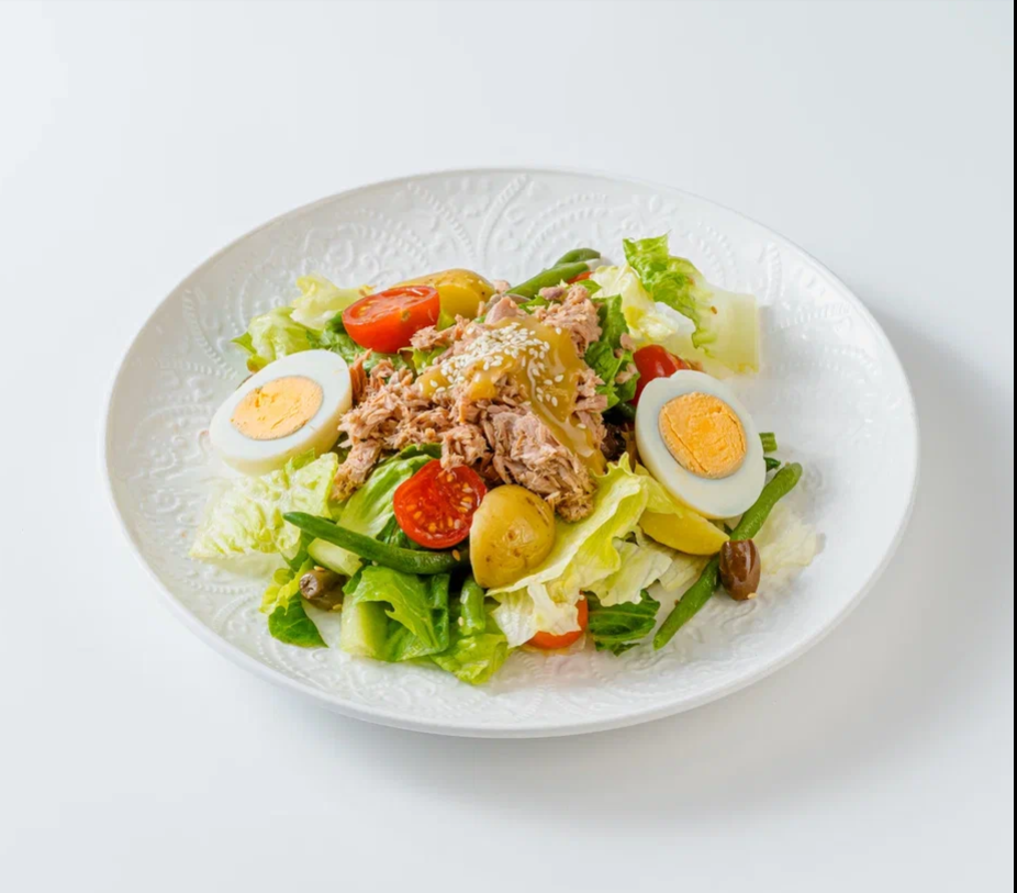 Салат с тунцом