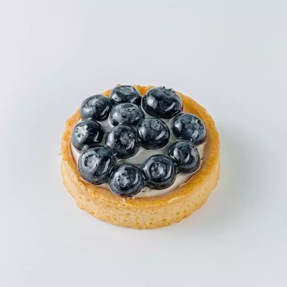 Корзинка с голубикой