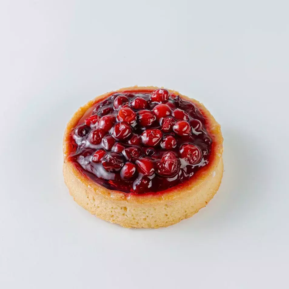 Корзинка с брусникой